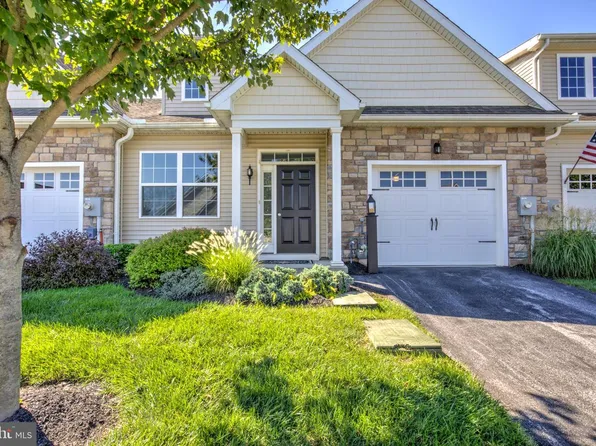 232 Rose View Dr, West Grove, PA 19390