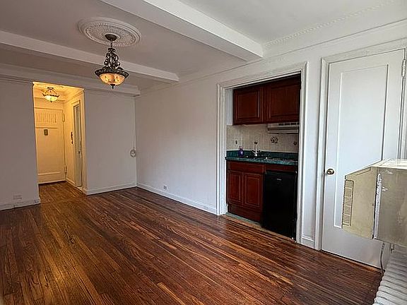4th image of 25 Tudor City Pl APT 1021