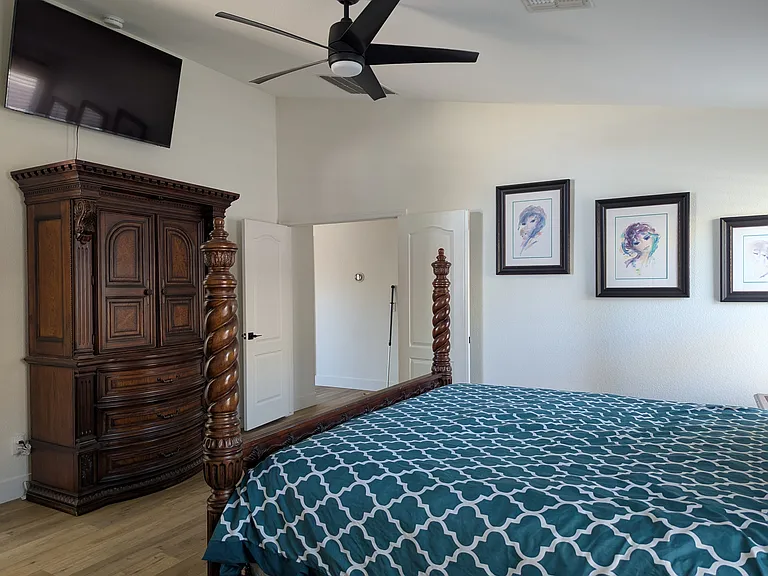 4630 E Torrey Pines Ln — Photo 6
