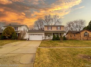 855 Illinois St, Marysville, MI