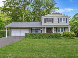 6 Washington Ave, Miller Place, NY 11764