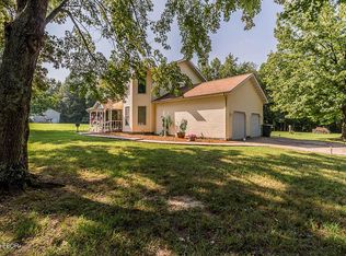 1908 Calico Rd, Marion, IL 62959