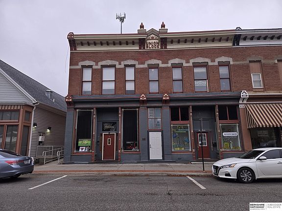 3rd image of 110 S 6th St