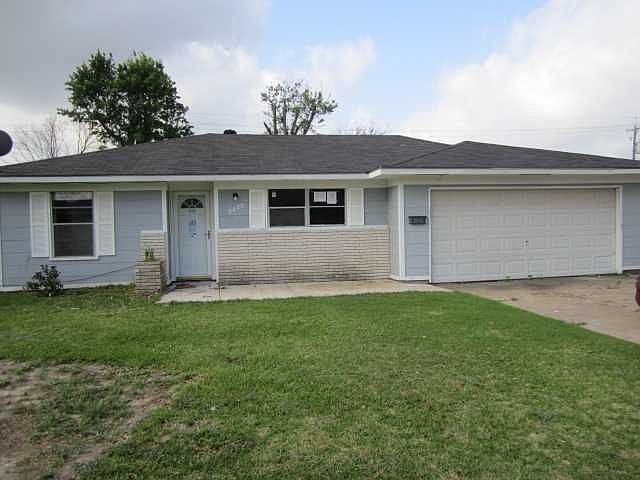 1st image of 2025 Angelle Dr