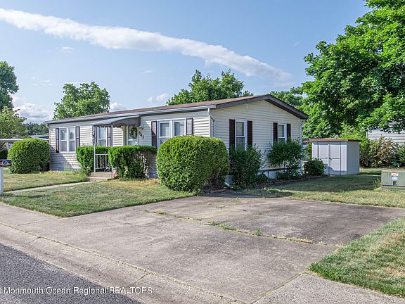 2nd image of 647 Dede Drive