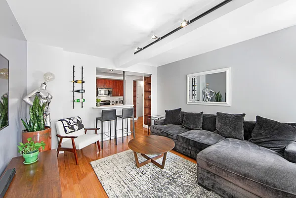 Sold by Tabak Real Estate | media 7