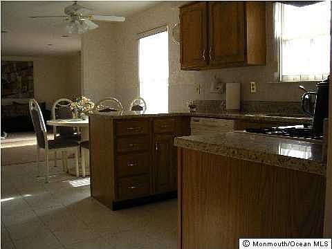 4th image of 94 Raymond Ave