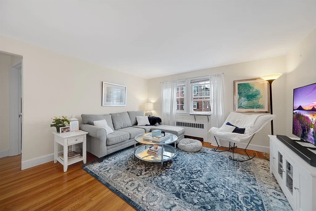 2 bed, 1.0 bath, 750 sqft, $2,525 — Photo 2