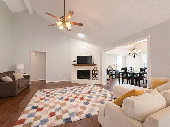 4th image of 17007 Spruce Run Dr