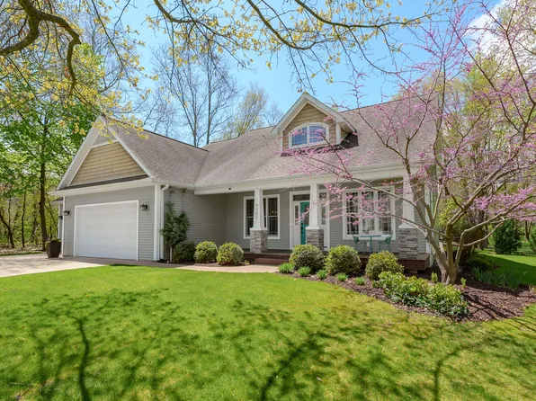 9982 Sea Breeze Ct, Portage, MI 49002