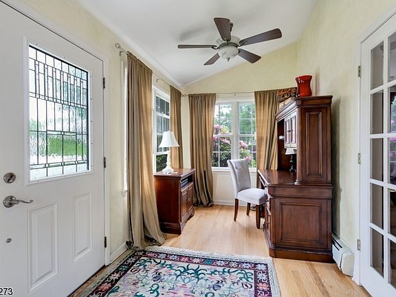 3rd image of 20 Joerg Ave