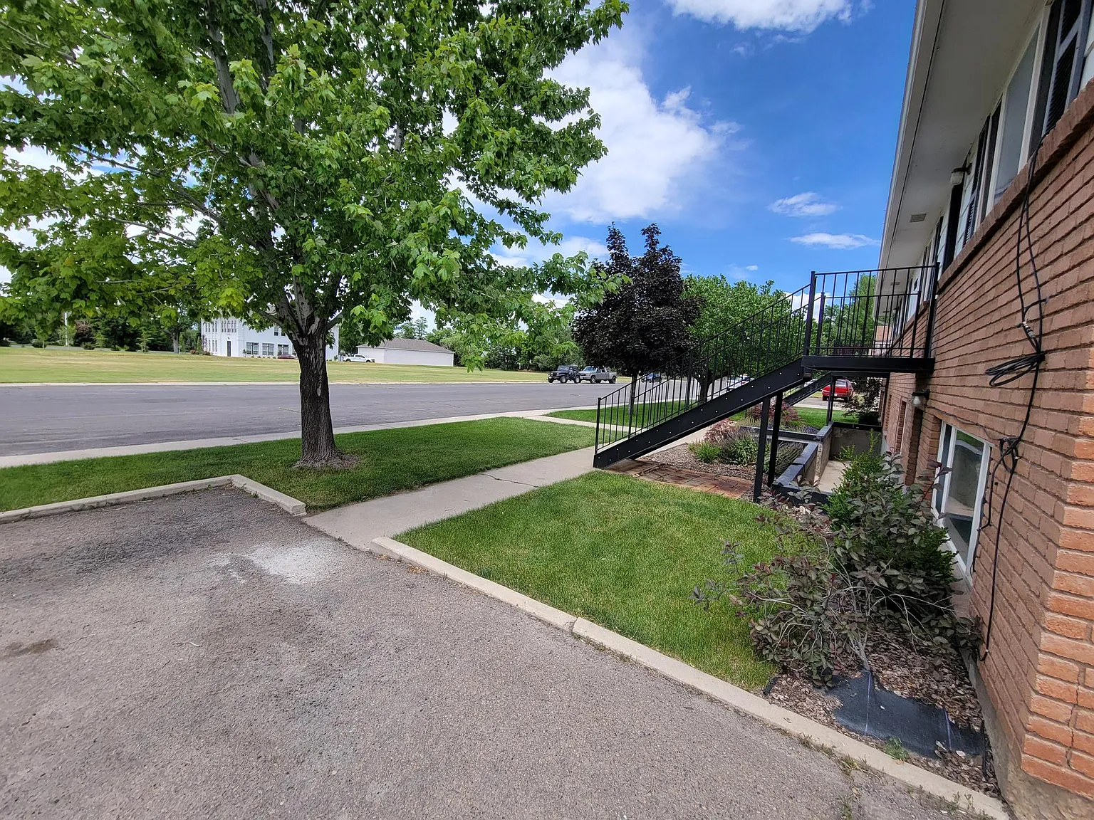 2 bed, 900 sqft, $1,295 — Photo 4