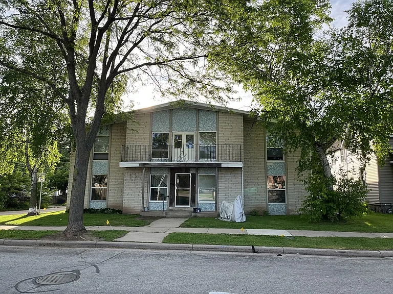 210 N Summit St #13 — Photo 12