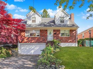 17 S Greenleaf Ave, Staten Island, NY 10314