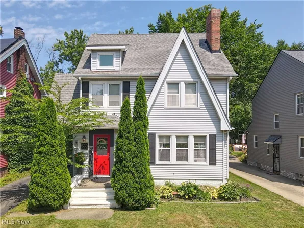 3621 Silsby Rd, University Heights, OH 44118