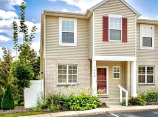 1030 Ada Place Dr SE, Grand Rapids, MI