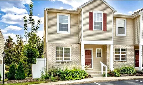 1030 Ada Place Dr SE Photo 1
