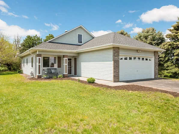 720 S Elm St, Belle Plaine, MN 56011