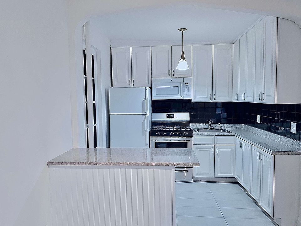 1st image of 1226 2nd Ave APT 2B
