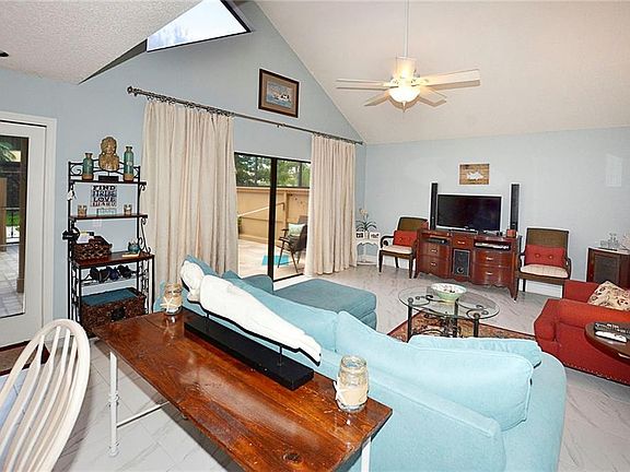 3rd image of 1100 SE Mitchell Ave APT 802