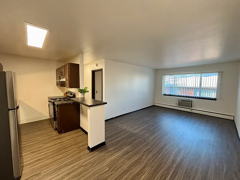 615 Skyview Pl #7 — Photo 2