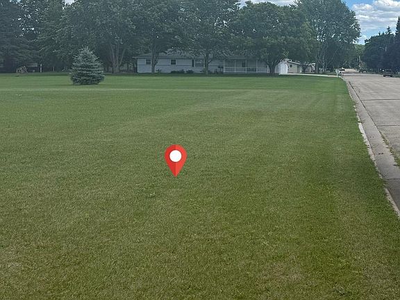 3rd image of NE 3rd St