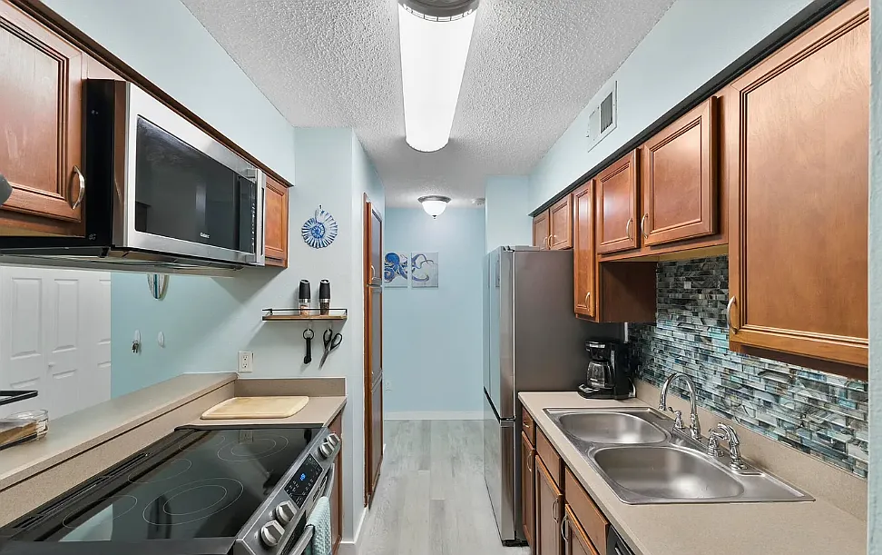 2 bed, 1.5 bath, 1030 sqft, $2,000 — Photo 1