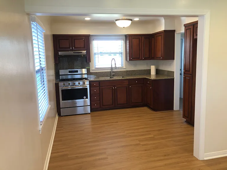 10828 Montecito Dr — Photo 6