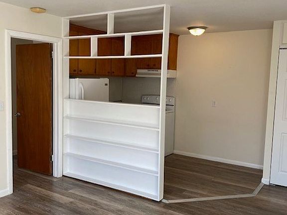 3rd image of 53 Curtin Ave APT B2