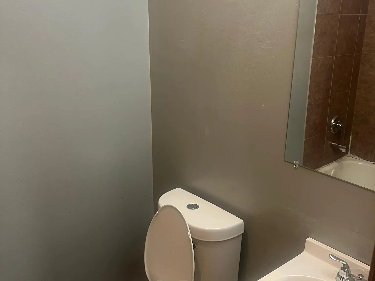 3 bed, 1600 sqft, $1,975 — Photo 3