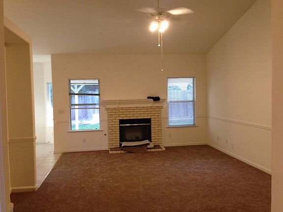 4th image of 2671 E Kelso Ave