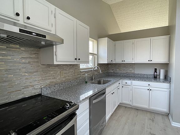 2nd image of 9075 Ellersly Dr