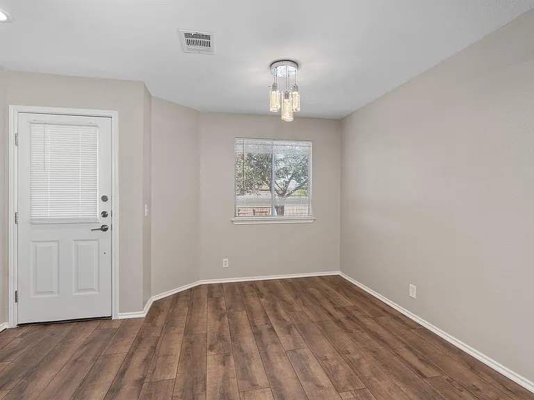 403 Lakemont Dr — Photo 6