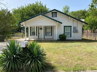 1305 E Chambers St, Cleburne, TX 76031