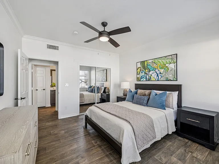 McDermott Place — Photo 10