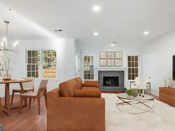 3rd image of 591 Saint James Walk SE