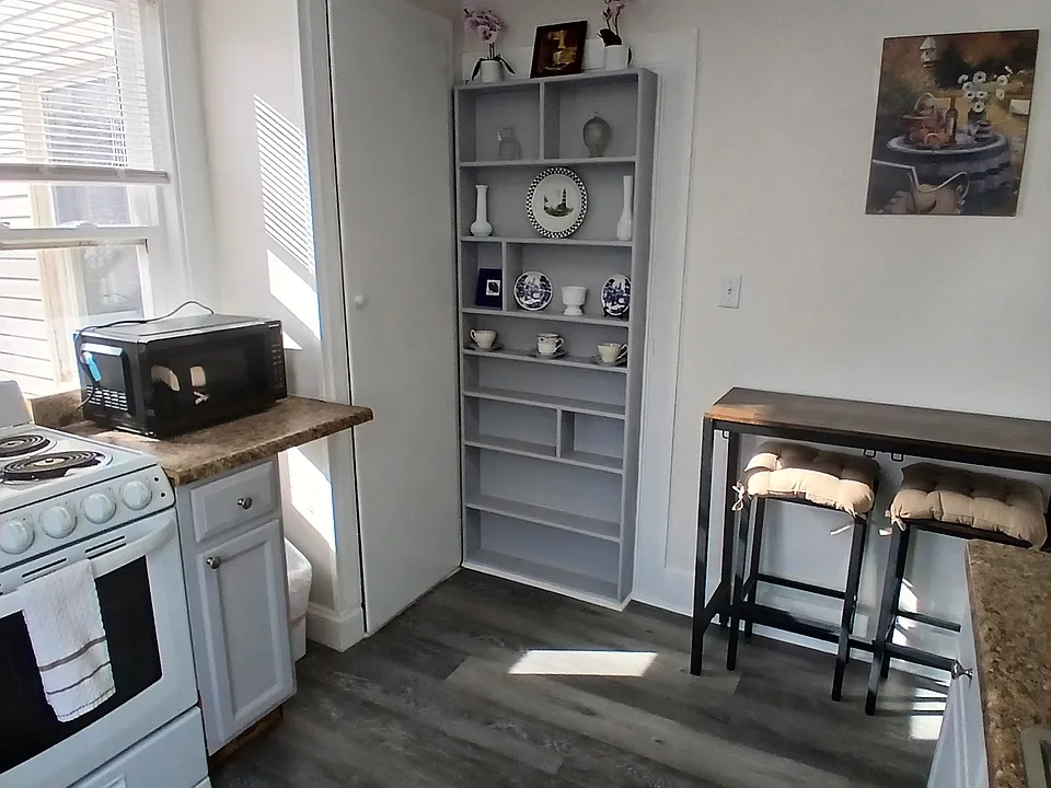 57 Cedar Ave #2
