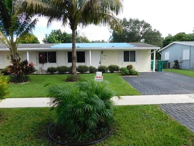 9459 SW 52nd Ct — Photo 2
