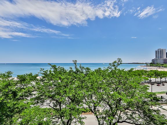 4th image of 1212 N Lake Shore Dr APT 7AS