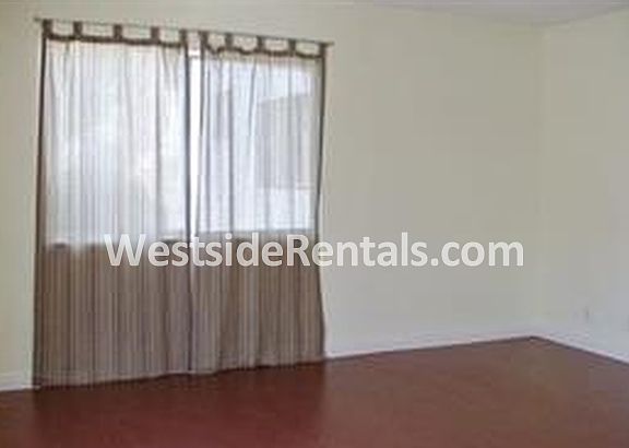 4th image of 906 N Angeleno Ave