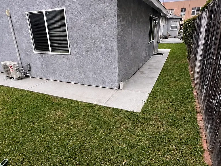 2458 Chestnut Ave — Photo 4
