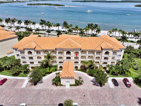 2nd image of 36 Harbour Isle Dr W #Penthouse
