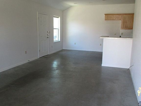 3rd image of 908 E Avenue C
