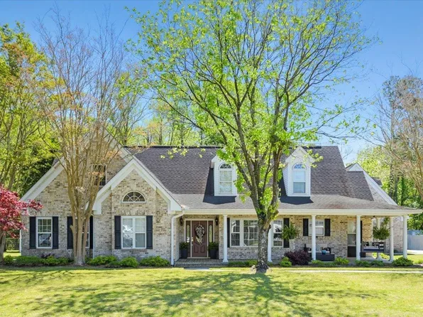 2097 Meadowood Ln., Longs, SC 29568