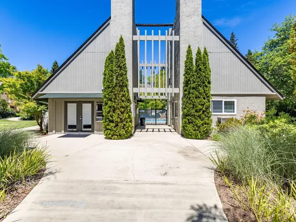 204 Foss Creek Circle #A, Healdsburg, CA 95448