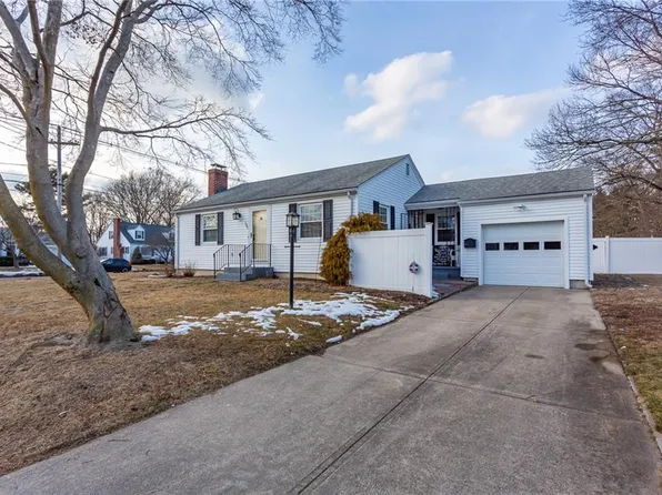 169 Pilgrim Pkwy, Warwick, RI 02888