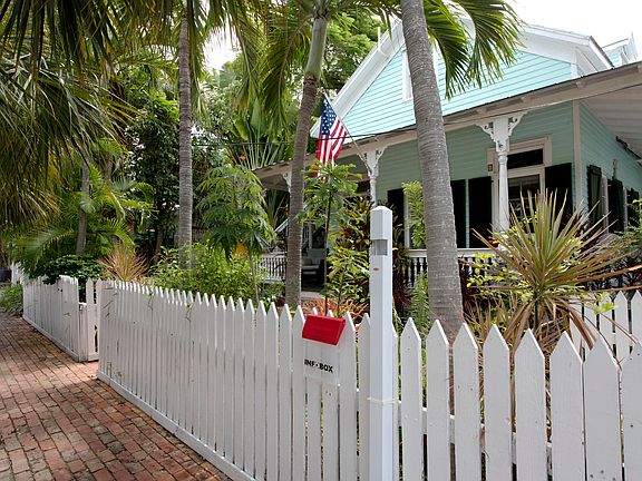 2nd image of 524 Margaret St #102