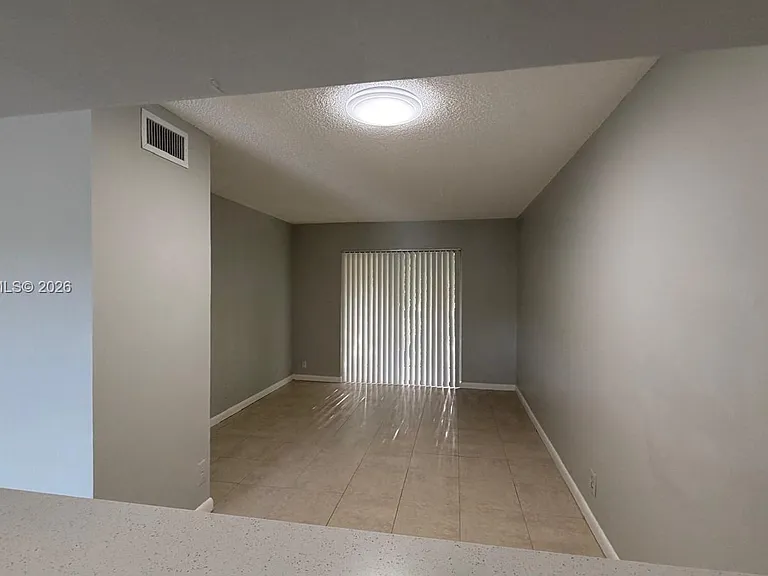4010 Lakeside Dr #4010 — Photo 7
