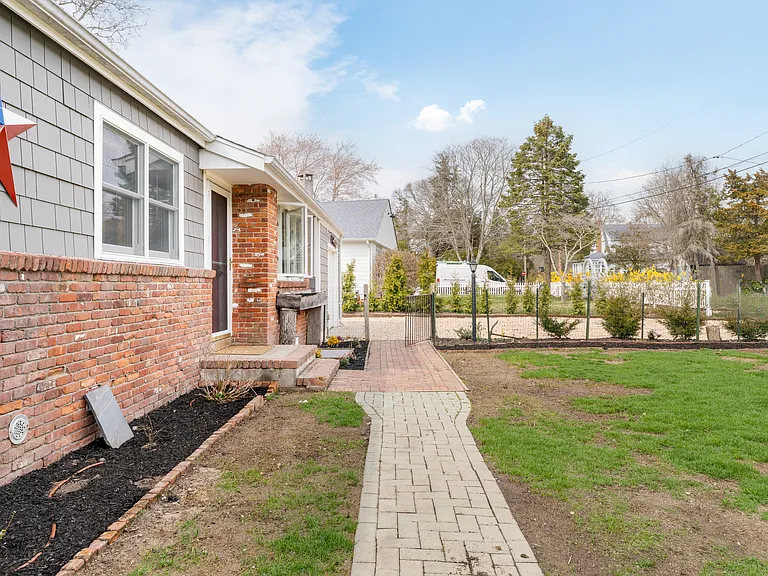 8 Flocee Ln — Photo 29
