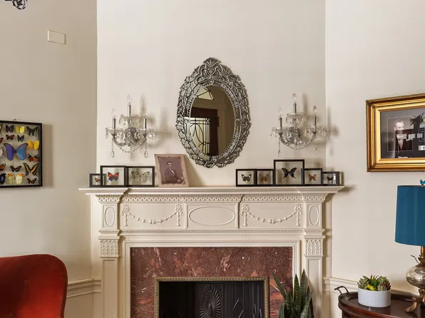 122 East 38th Street image 2 of 24